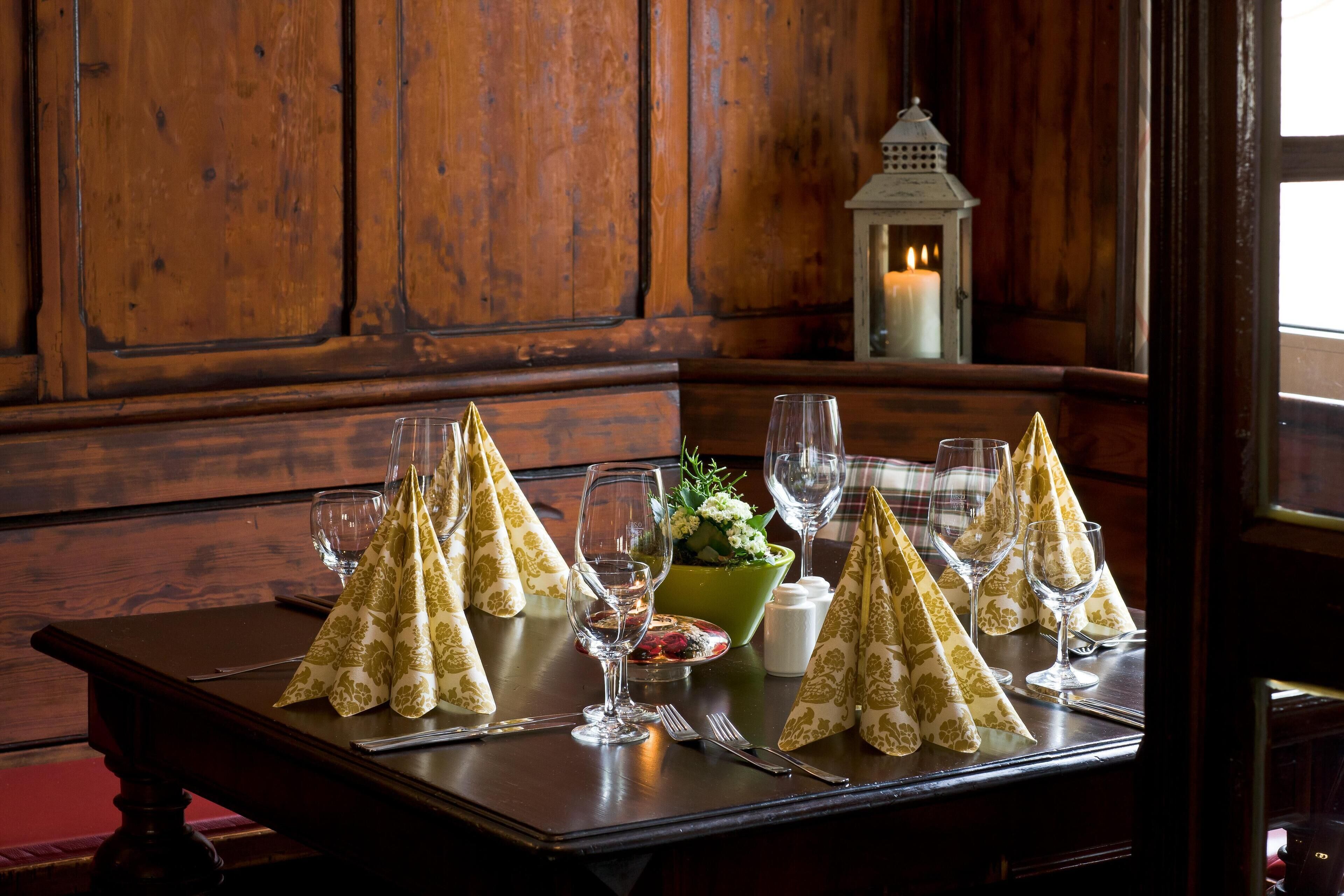 تقديم العشاء، الأطباق العالمية، تناول الطعام في الهواء الطلق