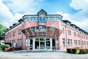 Front of property - ACHAT Hotel Schwetzingen Heidelberg (Schwetzingen)