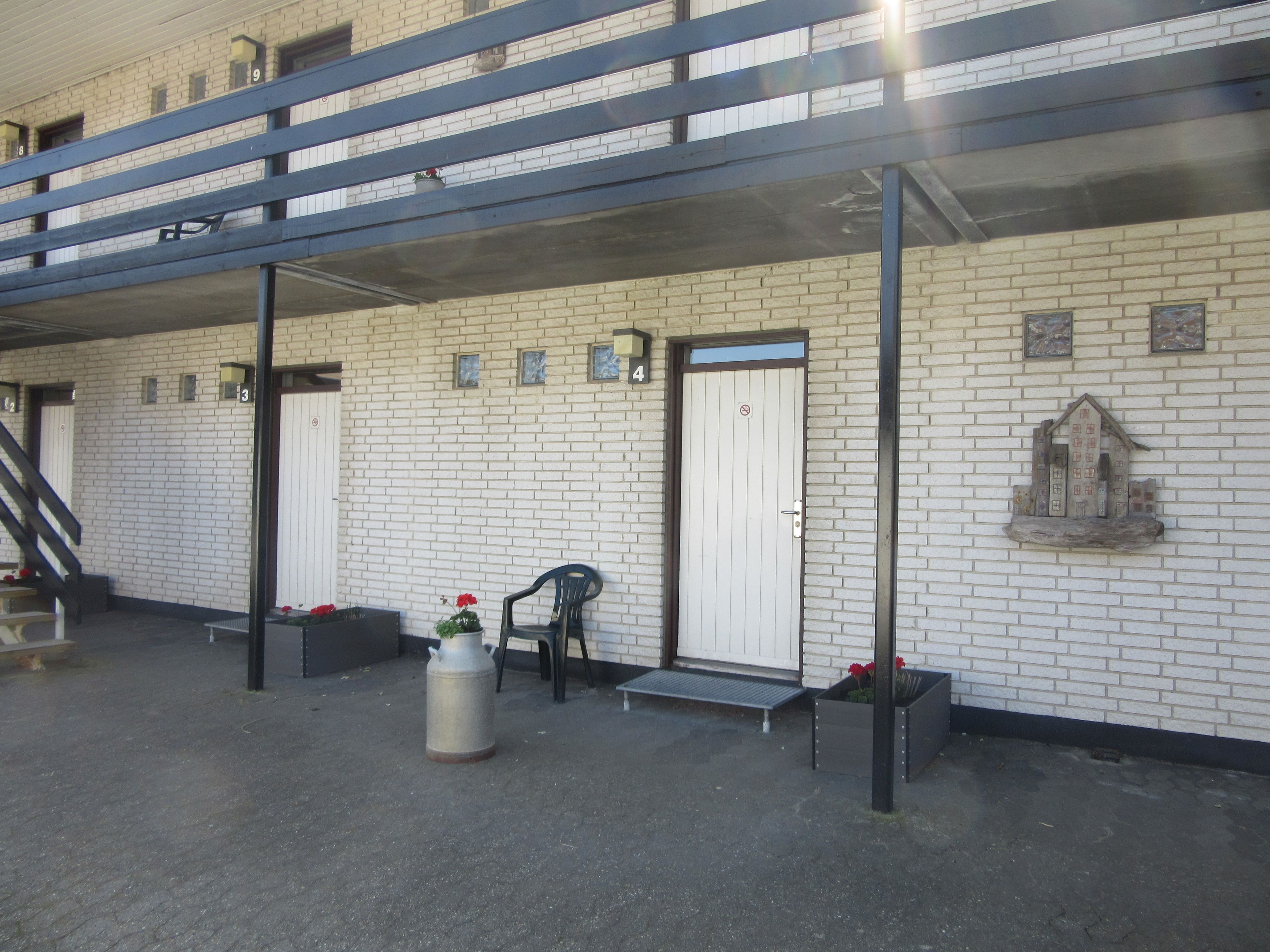 desk, blackout curtains, free wifi, bed sheets