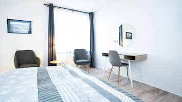 Standard Room | Living room | Flat-screen TV