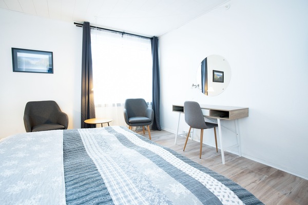 Quarto standard | Sala de estar | TV de tela plana