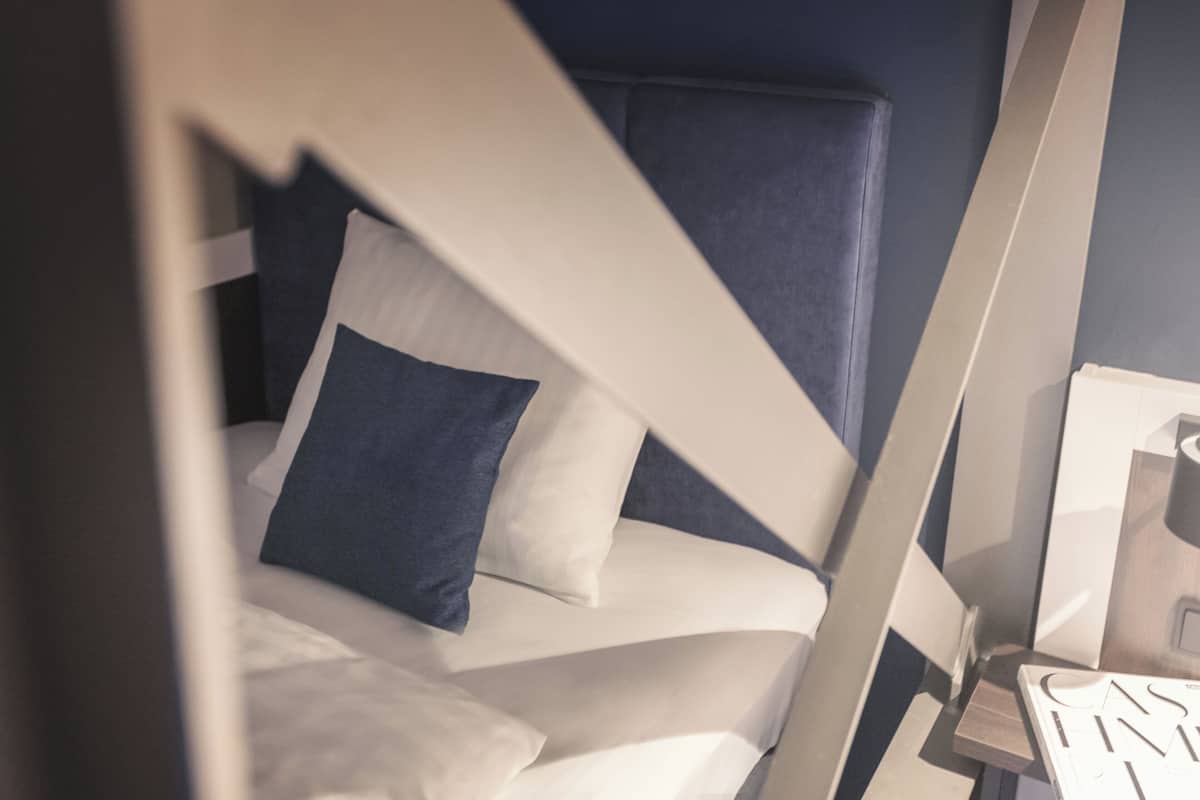 Familiekamer, 1 tweepersoonsbed (French, Premium) | Hypoallergeen beddengoed, een kluis op de kamer, een bureau