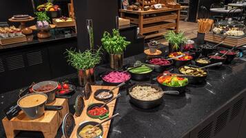 Petit déjeuner buffet compris tous les jours