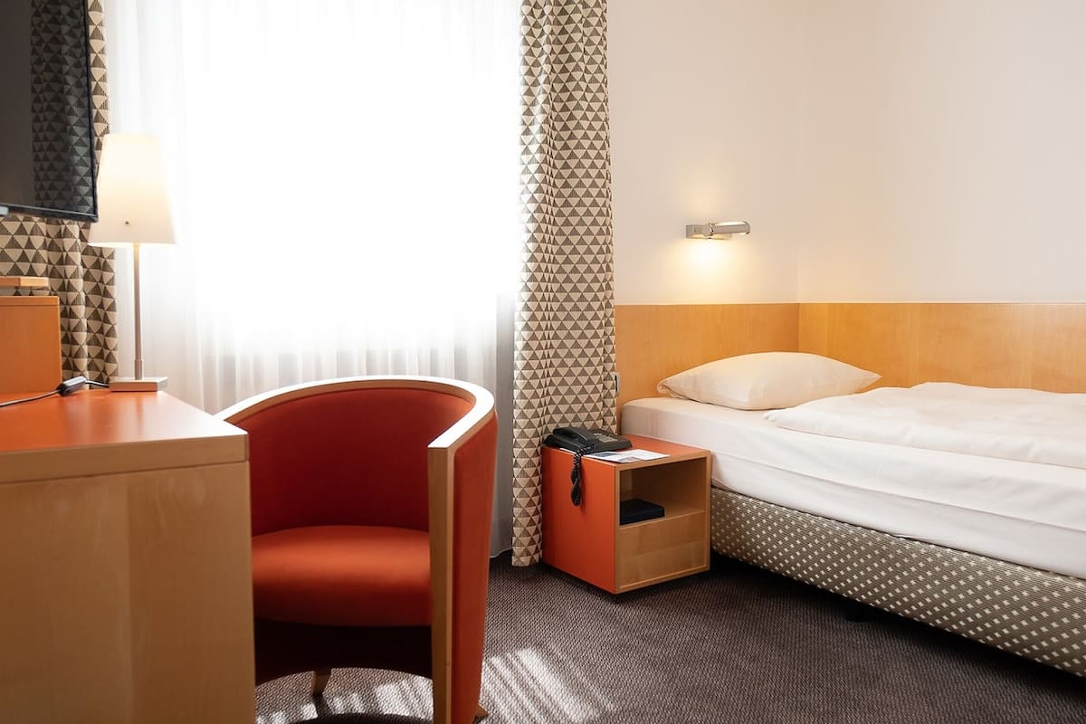 in-room safe, individually furnished, desk, laptop workspace