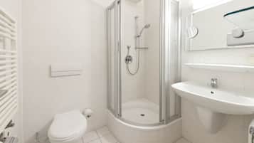 Dusche, kostenlose Toilettenartikel, Haartrockner