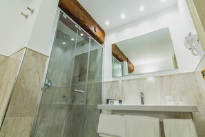 Shower, free toiletries, hair dryer, bathrobes - Hotel Parco Borromeo (Cesano Maderno)