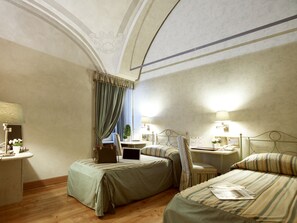 Down duvets, Select Comfort beds, minibar, in-room safe - Hotel Parco Borromeo (Cesano Maderno)