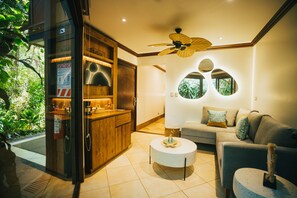 Tropical Suite | 1 bedroom, in-room safe, desk, blackout drapes