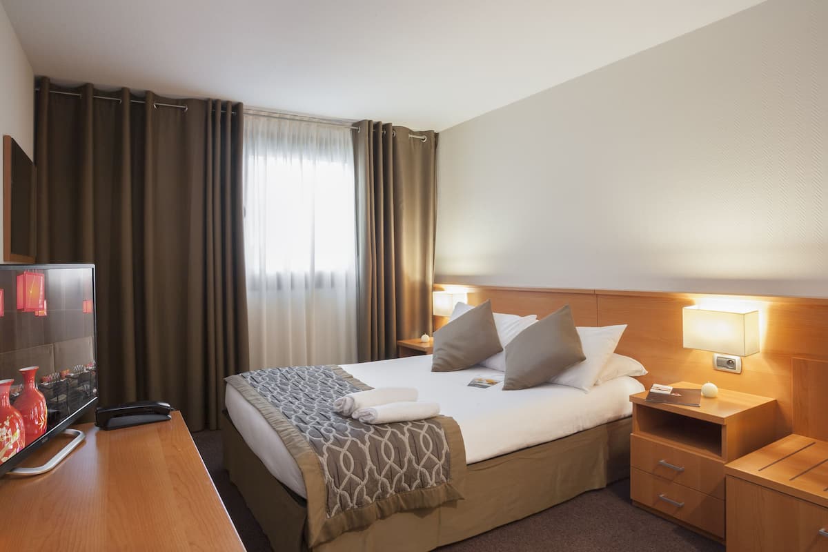1 bedroom, in-room safe, desk, soundproofing