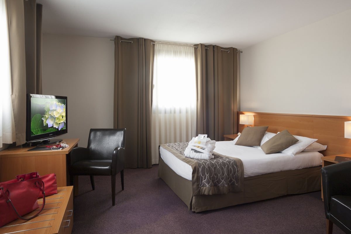 1 bedroom, in-room safe, desk, soundproofing