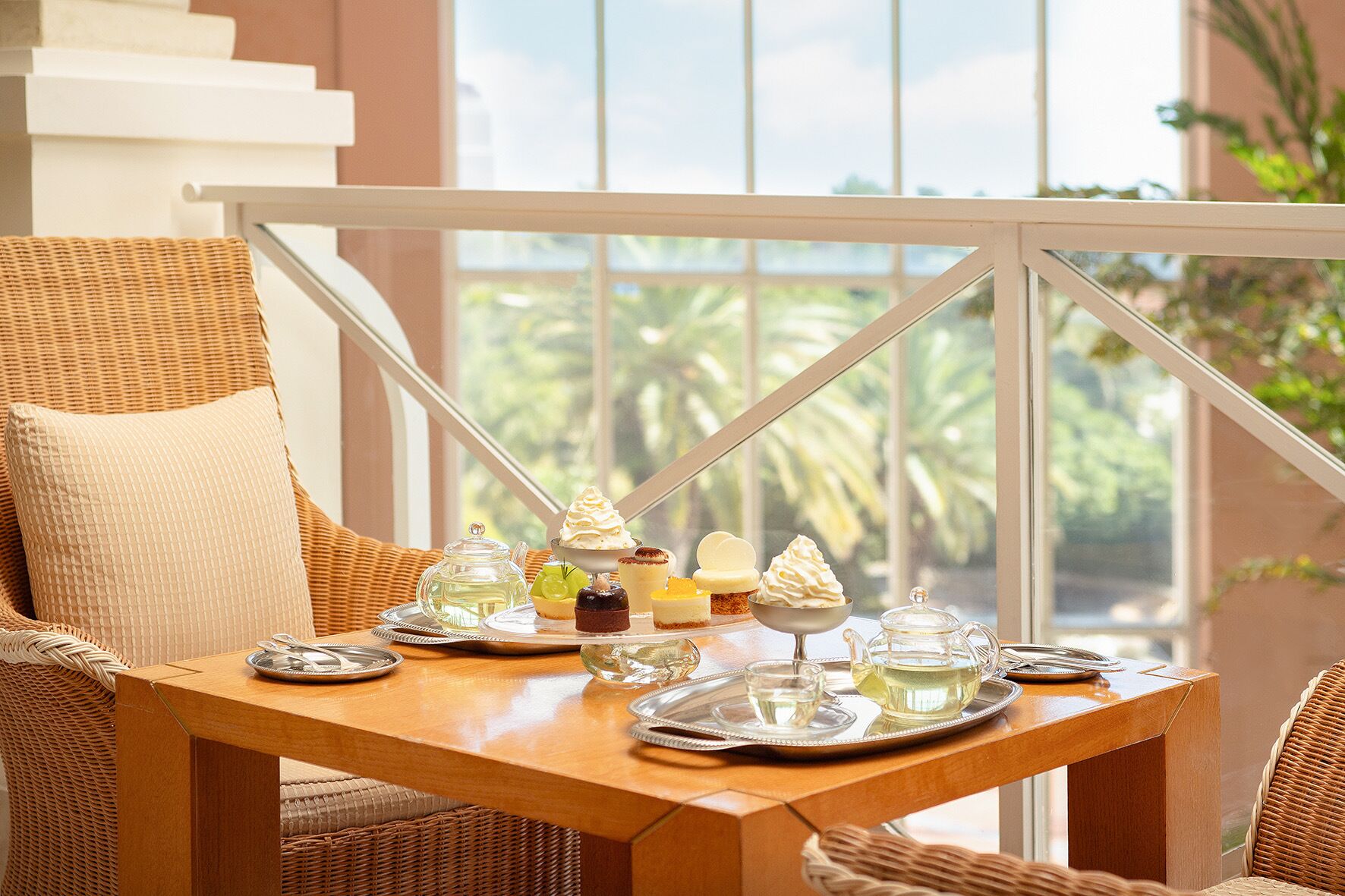 premium bedding, down duvets, minibar, in-room safe