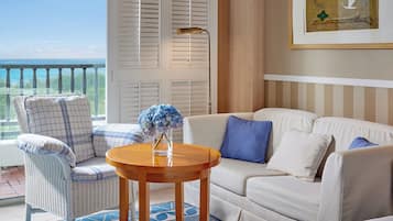 Quarto casal premier, vista para o oceano | Roupas de cama premium, edredons de pluma, frigobar, cofres nos quartos