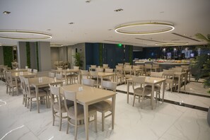 Free daily buffet breakfast