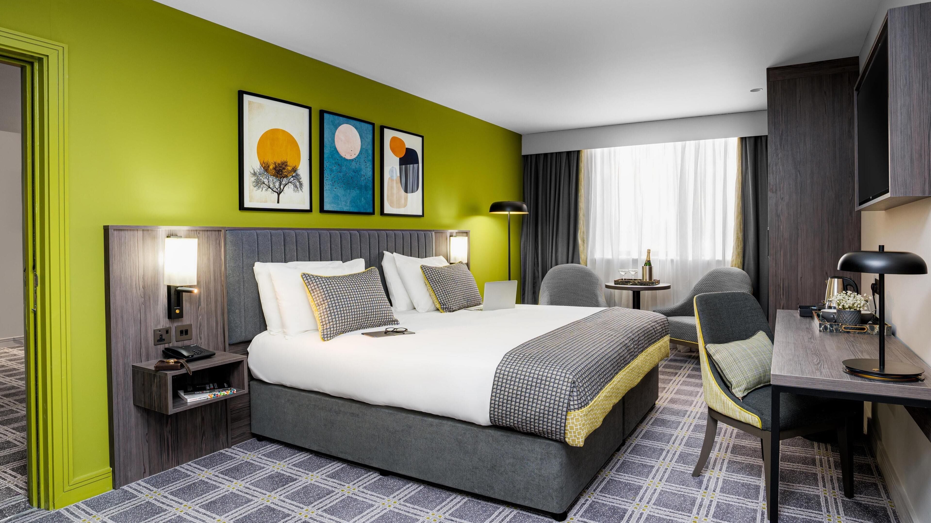 1 bedroom, premium bedding, in-room safe, desk