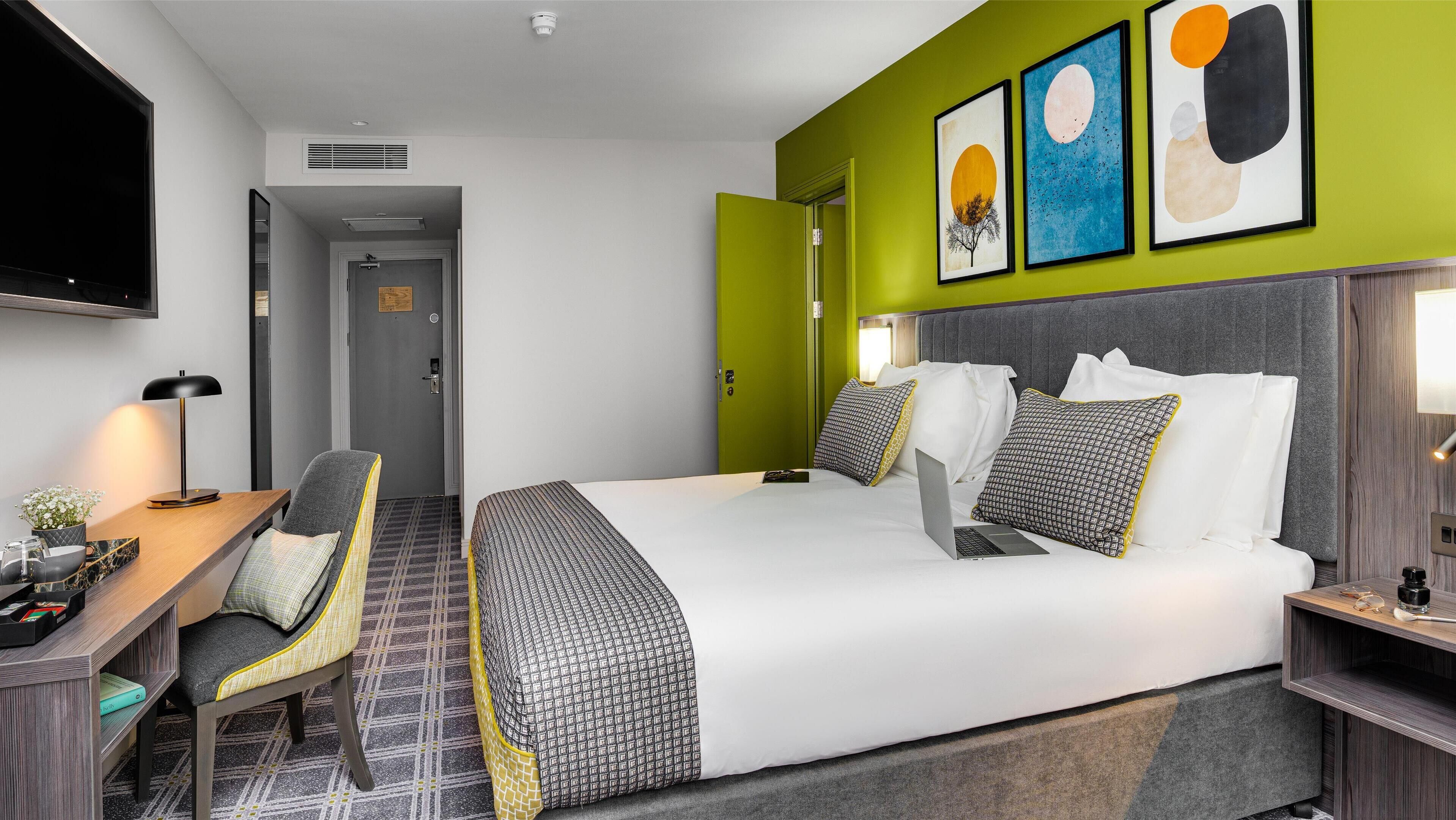 1 bedroom, premium bedding, in-room safe, desk