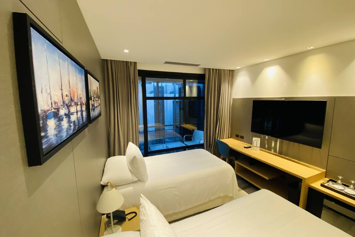 standard double or twin room, balcony | 1 bedroom, minibar, in-room safe, desk