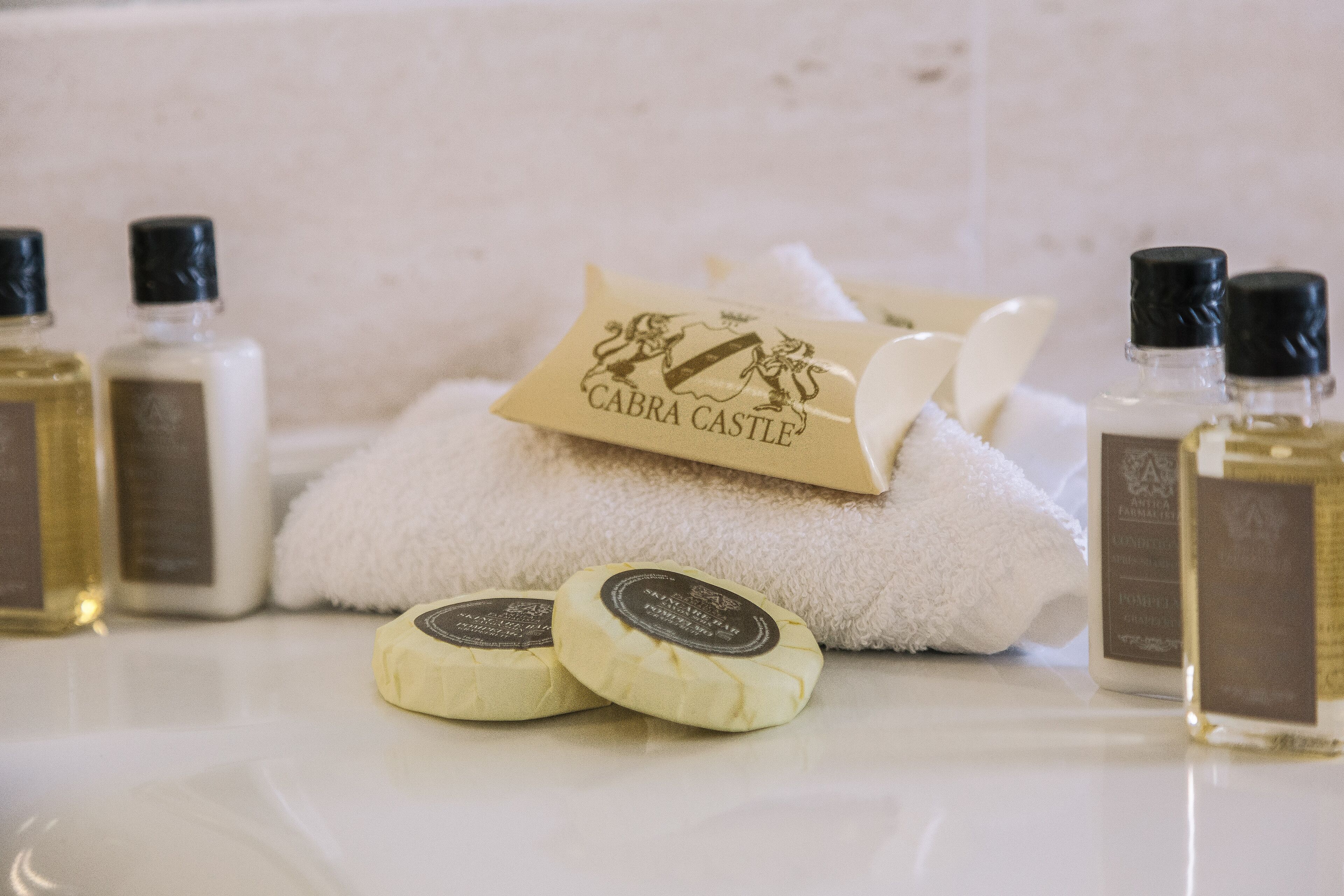 castle superior double room | bathroom | free toiletries, hair dryer, towels