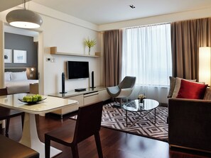 One Bedroom Executive Serviced Suites  | Living area | Flat-screen TV - Pan Pacific Hanoi (Hanoi)