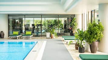 Indoor pool, pool loungers