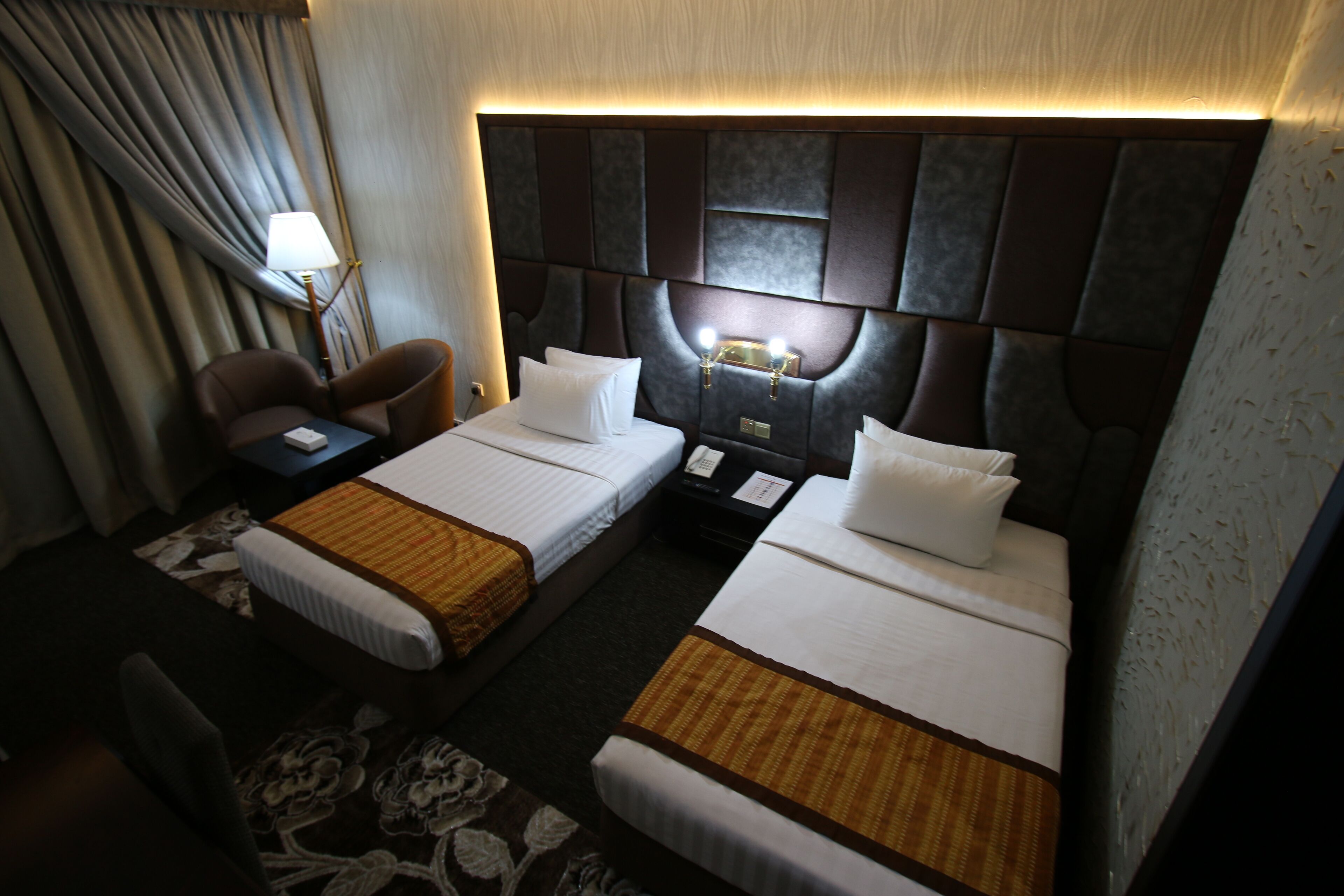 Photo - Knight Armour Hotel