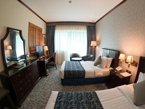 Deluxe-Doppel- oder -Zweibettzimmer | Hochwertige Bettwaren, Minibar, Zimmersafe, Schreibtisch