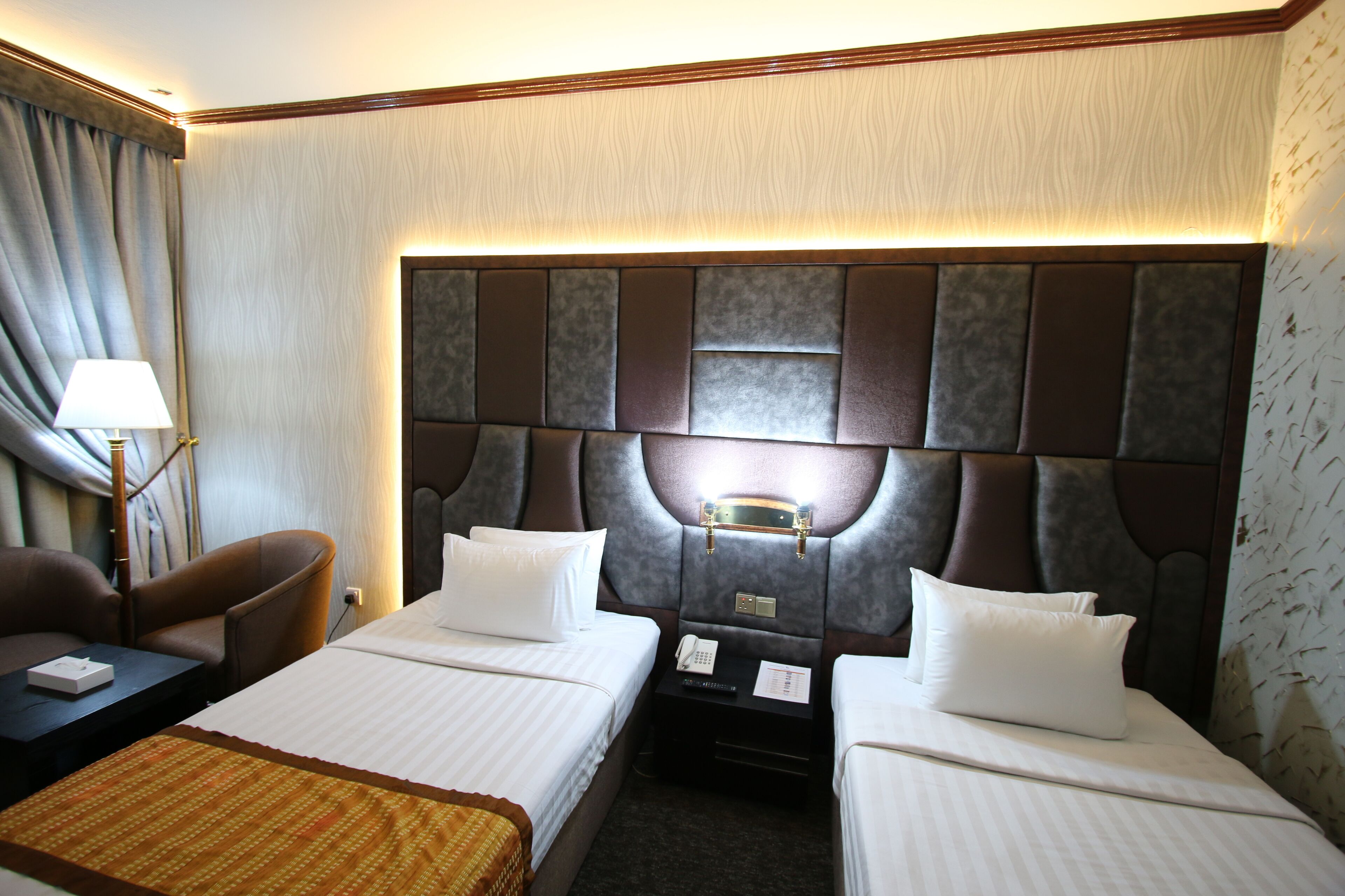 Photo - Knight Armour Hotel