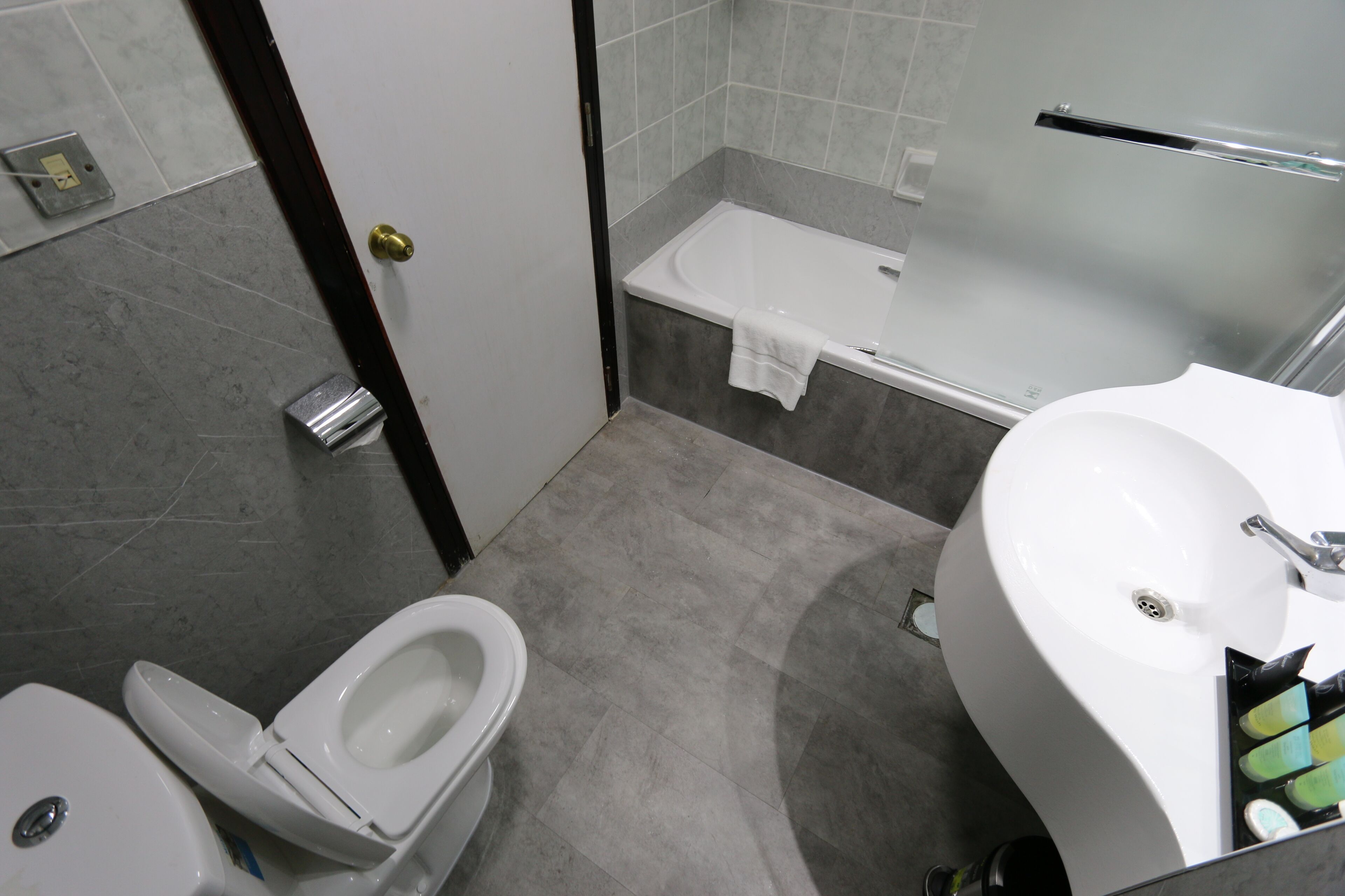 Photo - Knight Armour Hotel