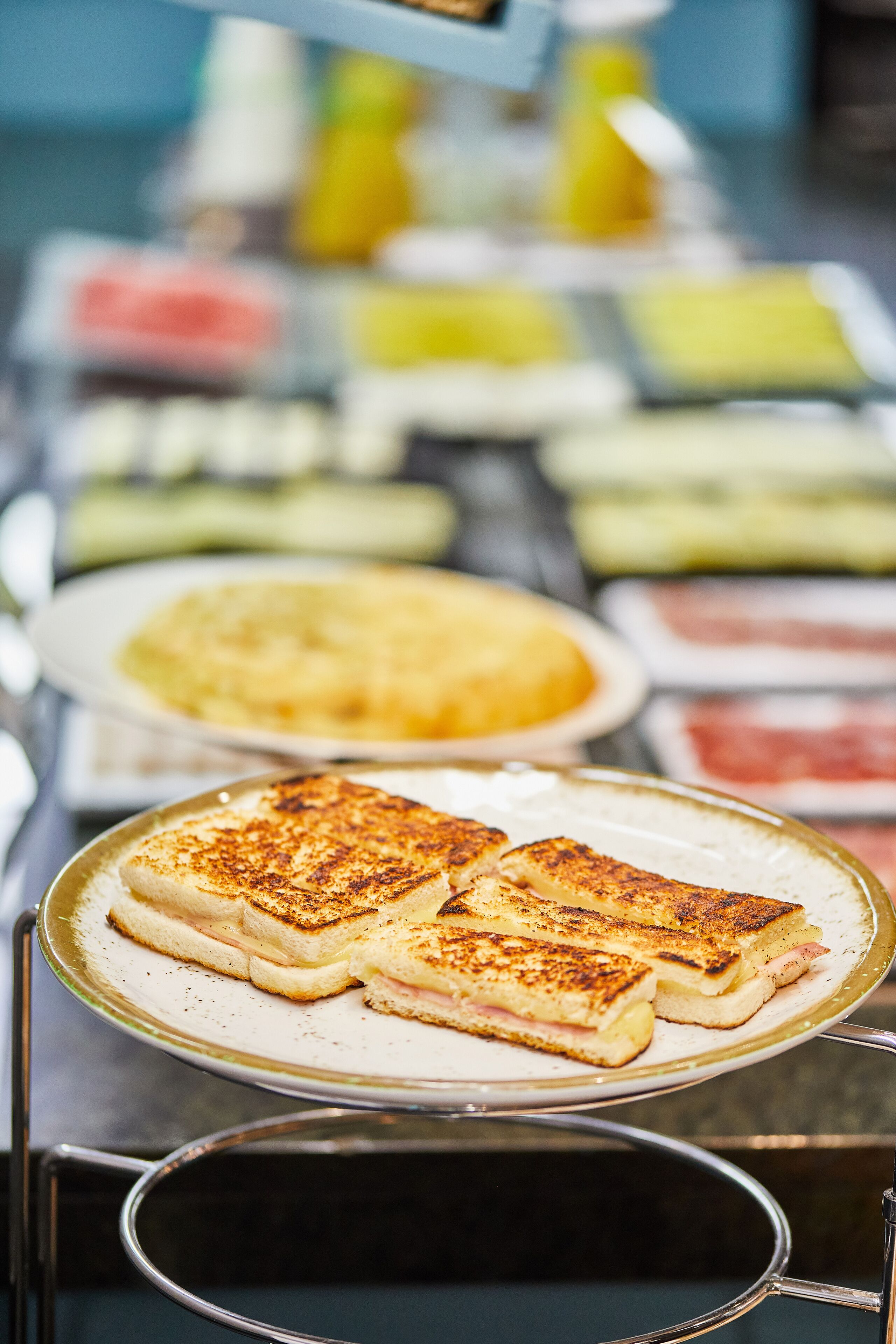 Petit déjeuner buffet servi tous les jours en supplément