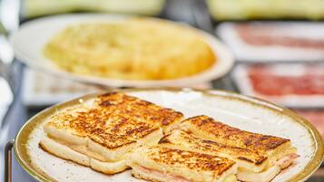 Petit déjeuner buffet servi tous les jours en supplément