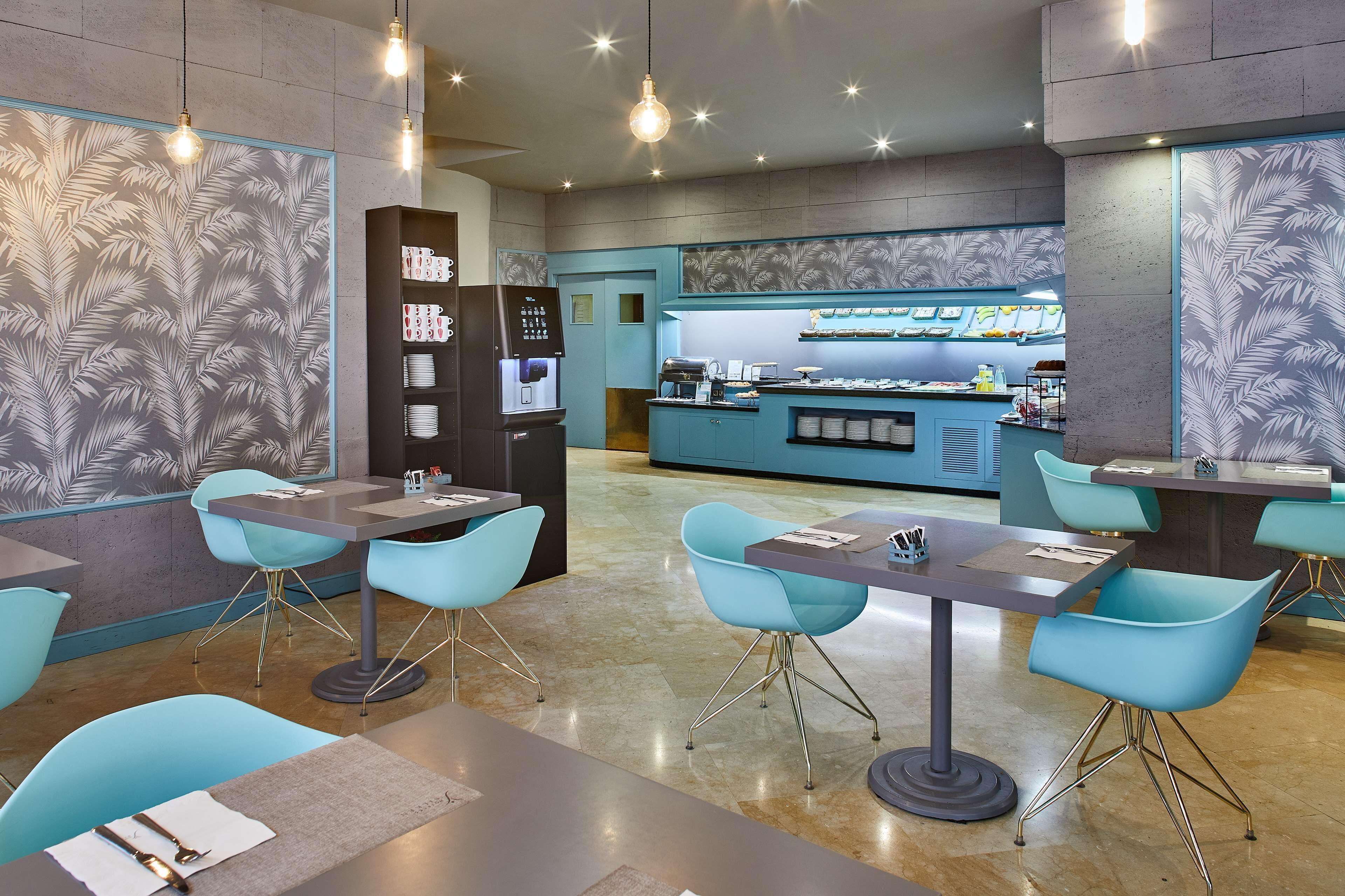 Dagelijks ontbijtbuffet (EUR 15 per persoon)