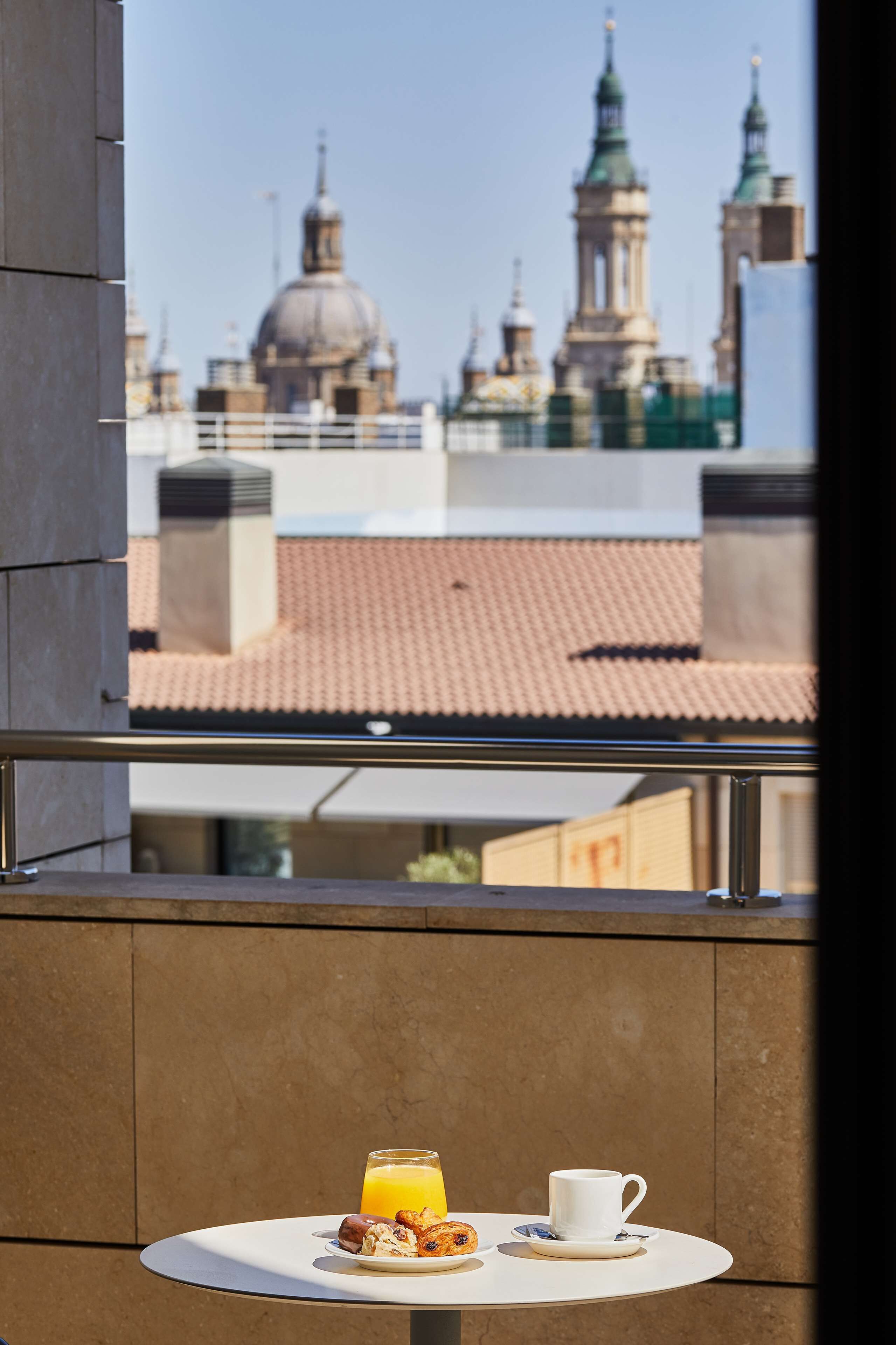 superior double or twin room | 1 bedroom, minibar, in-room safe, desk