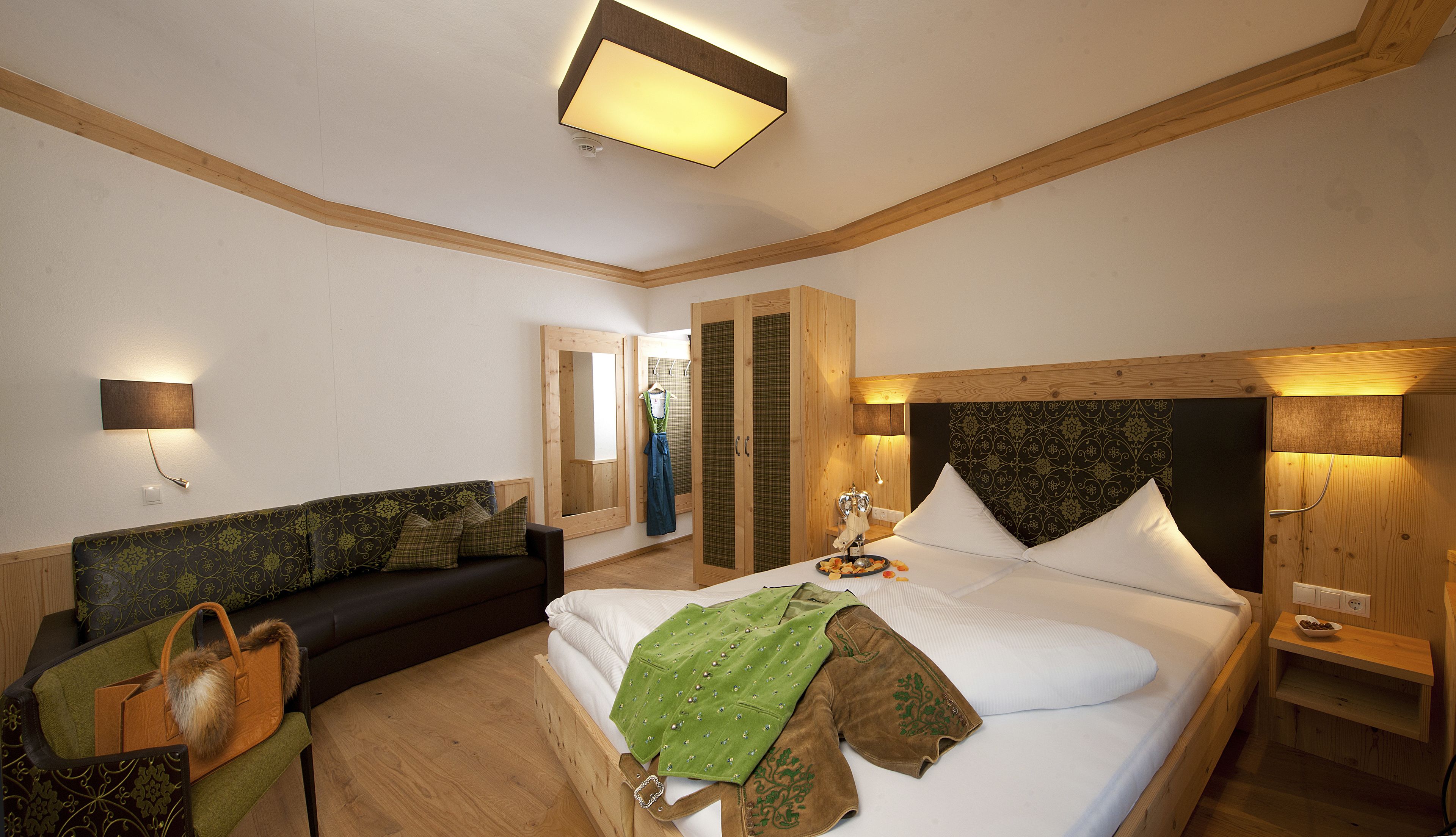 premium bedding, in-room safe, desk, iron/ironing board