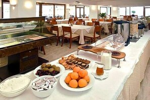 Tägliches inbegriffenes Frühstücksbuffet