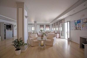 Lobby - Yiannaki (Mykonos)