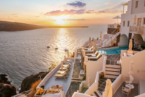 Oia Mare Villas
