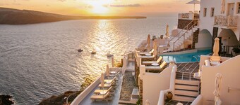 Oia Mare Villas