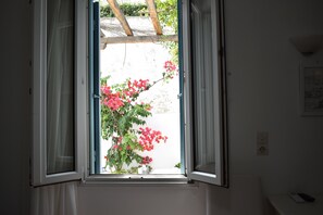 Standard-Zweibettzimmer | Blick auf den Garten