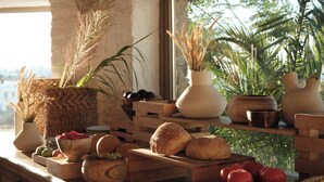 Free daily buffet breakfast - Andronikos Hotel - Adults Only (Mykonos)