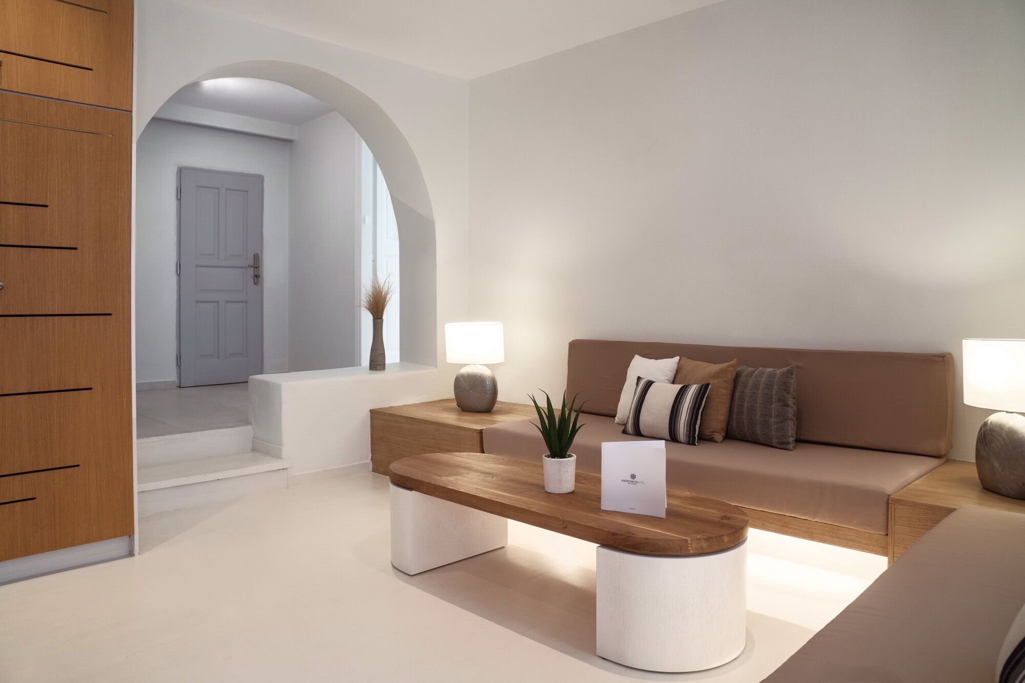 suite, hot tub, sea view | minibar, in-room safe, desk, iron/ironing board