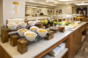Buffet déjeuner servi tous les jours en supplément