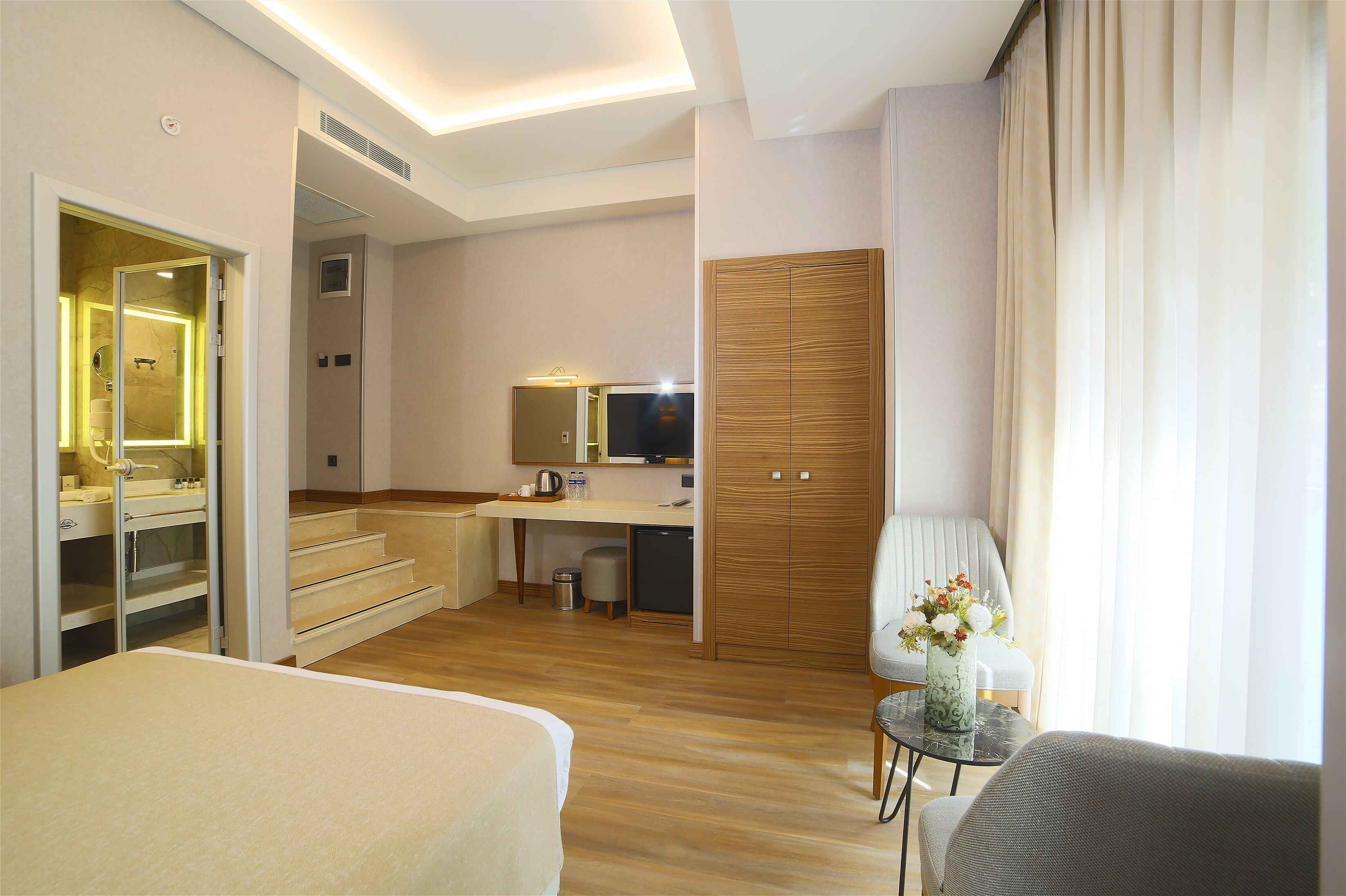 standard double or twin room | 1 bedroom, premium bedding, minibar, in-room safe