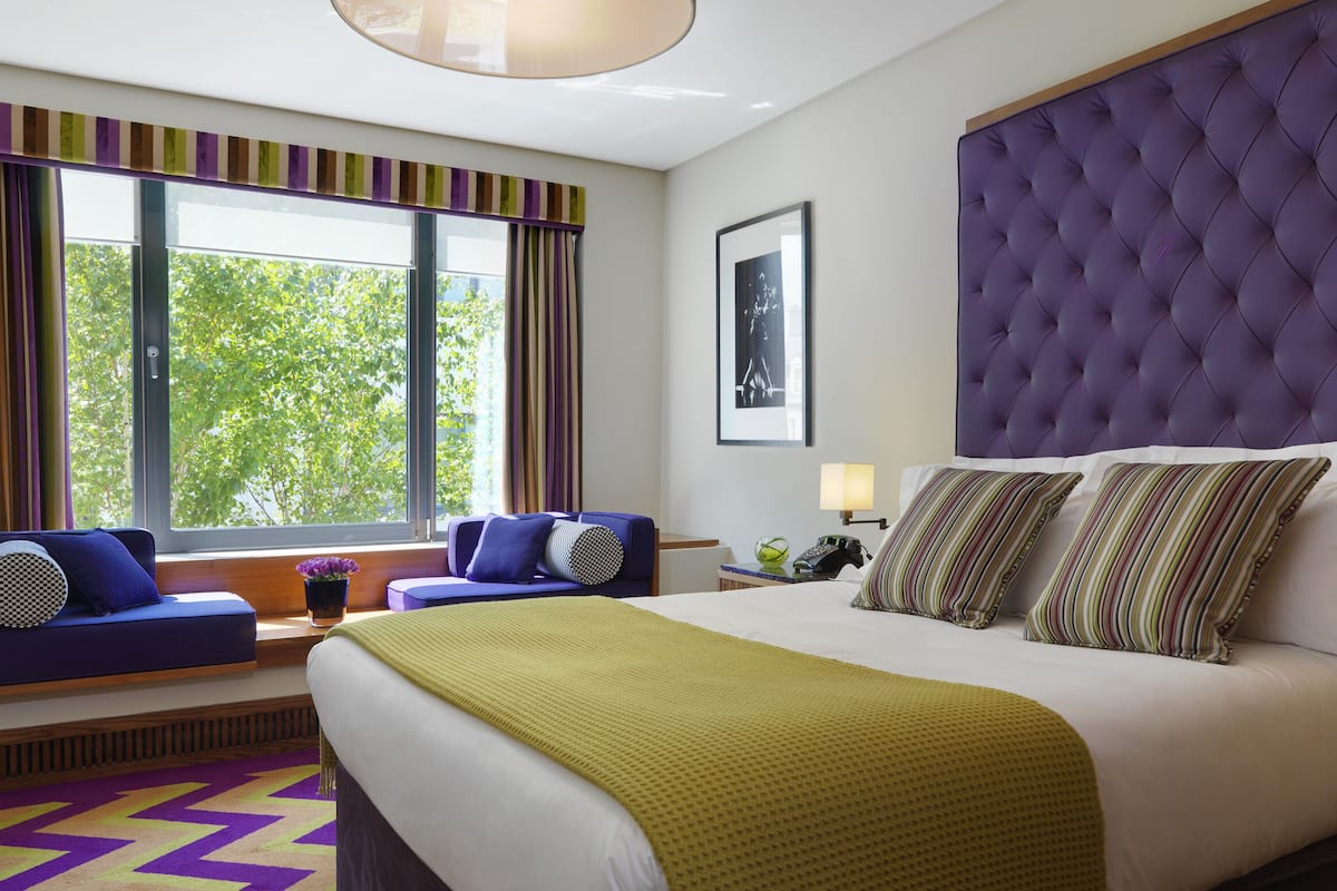 Room, Garden View | Premium bedding, minibar, in-room safe, desk