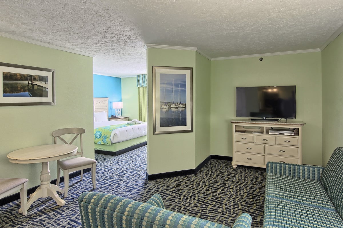 In-room safe, desk, iron/ironing board, cots/infant beds