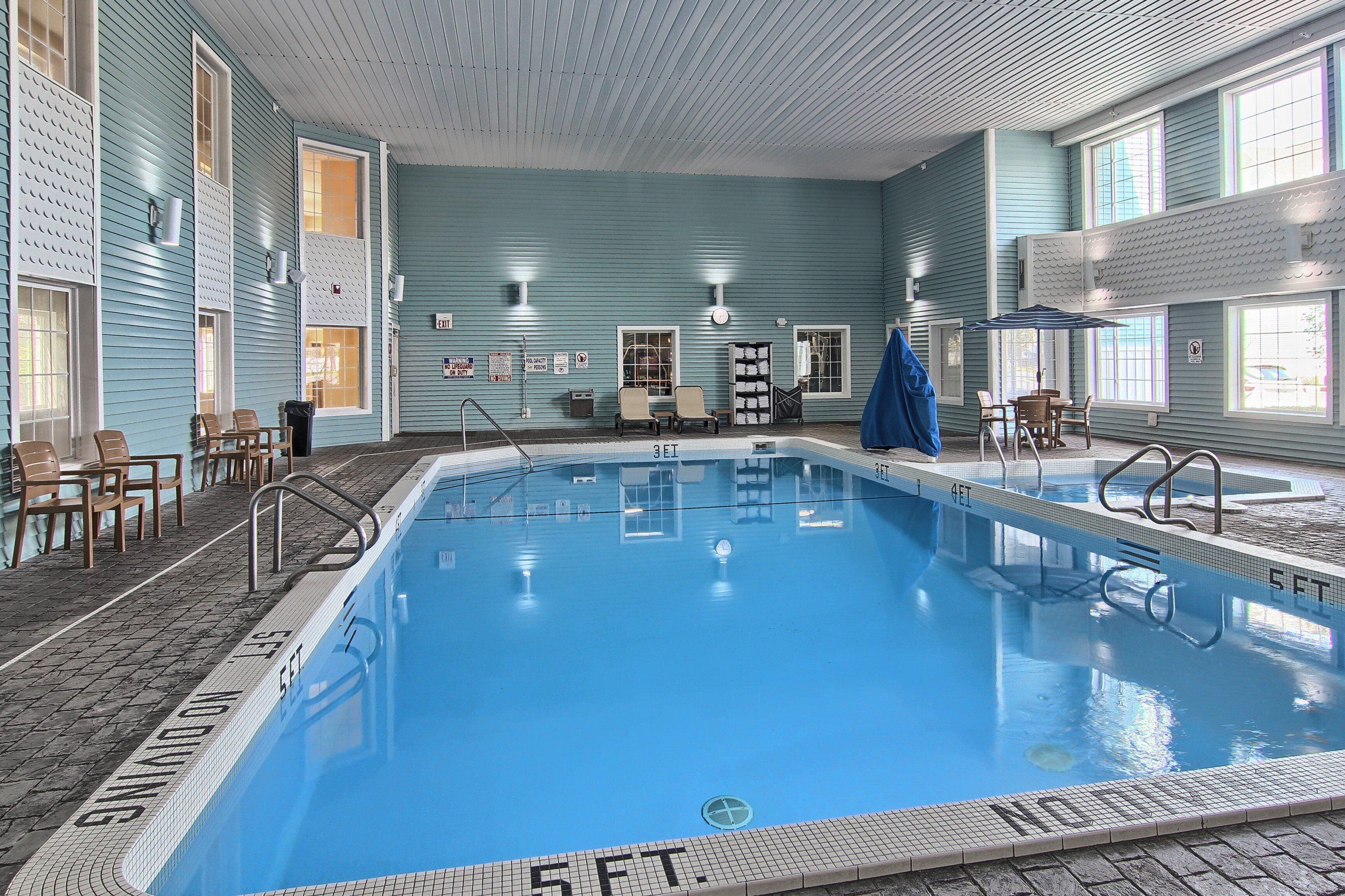 indoor pool, pool loungers