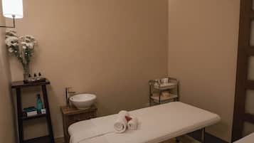 3 treatment rooms