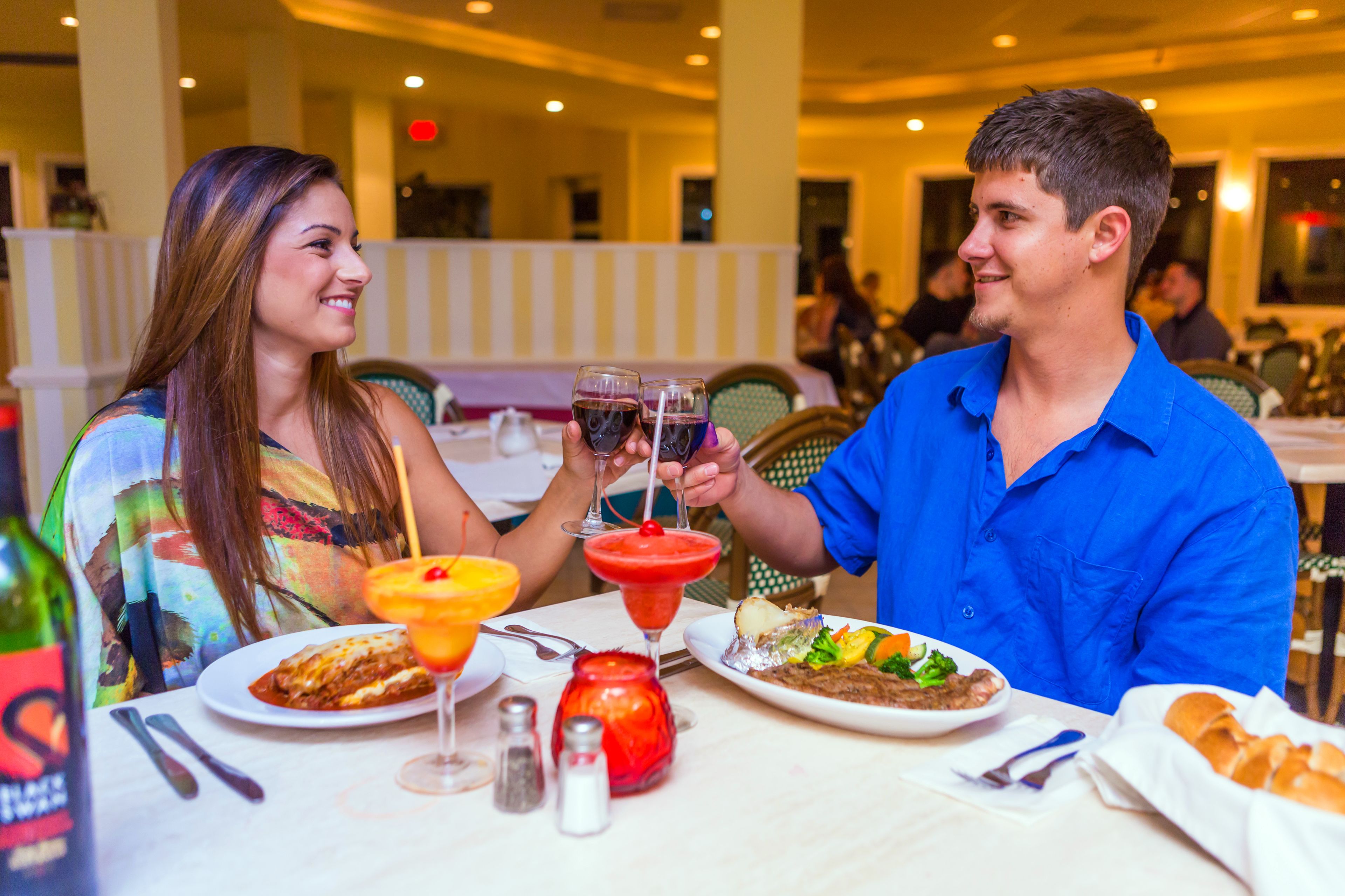 2 restaurants, breakfast, lunch, dinner served; international cuisine