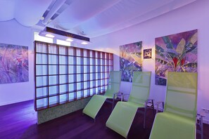 Deep-tissue massages, sports massages, 1 treatment room, massages