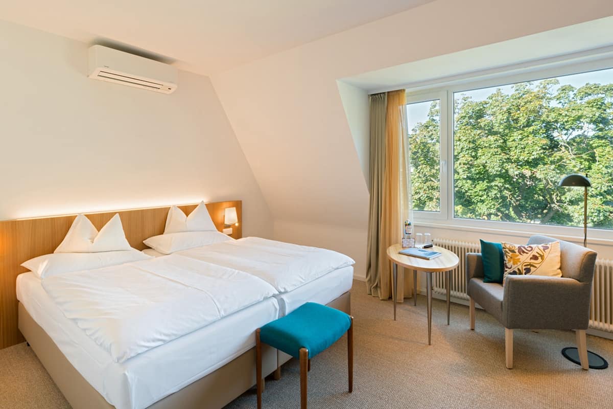 Chambre Double (70 Style with Air Conditioner)