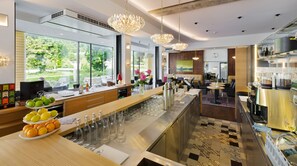 Free daily buffet breakfast