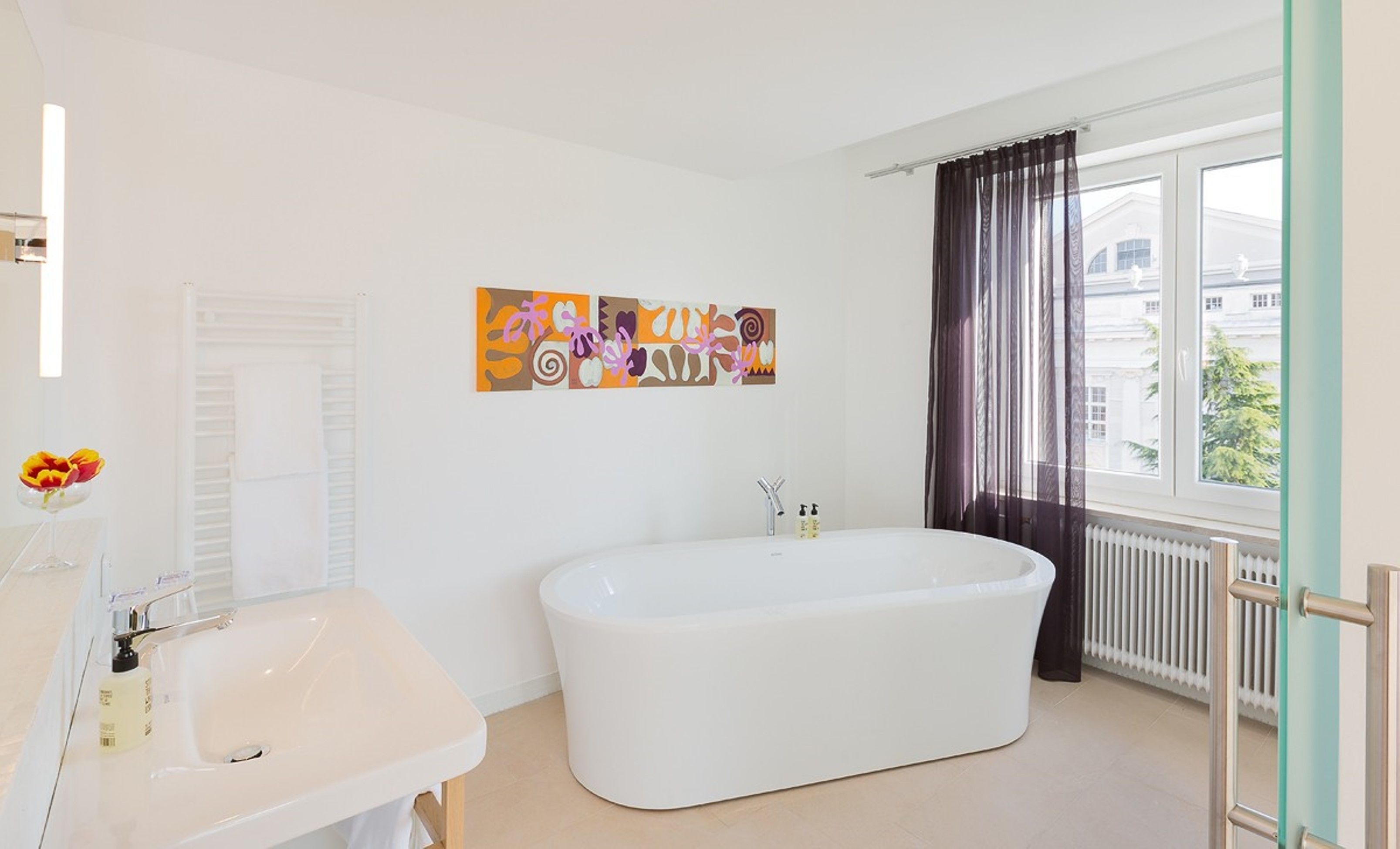 doubleroom suite, balcony | bathroom | free toiletries, hair dryer, bathrobes, slippers